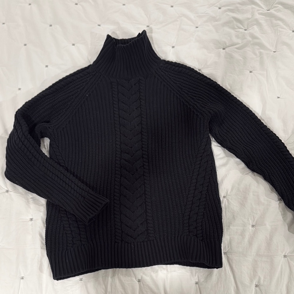 Lululemon size 4 Black Chunky Cable-Knit Turtleneck Sweater